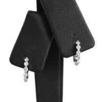 K18WG　ダイヤピアス